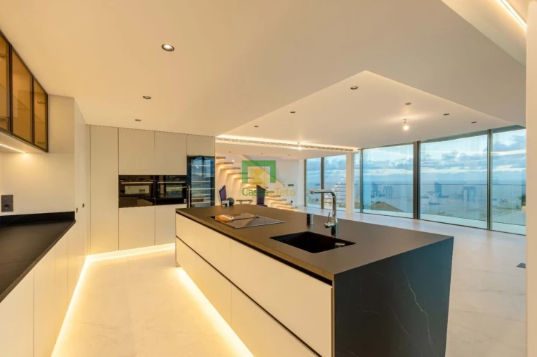 Moradia T2 para Venda em Funchal (Santa Maria Maior) Foto 41