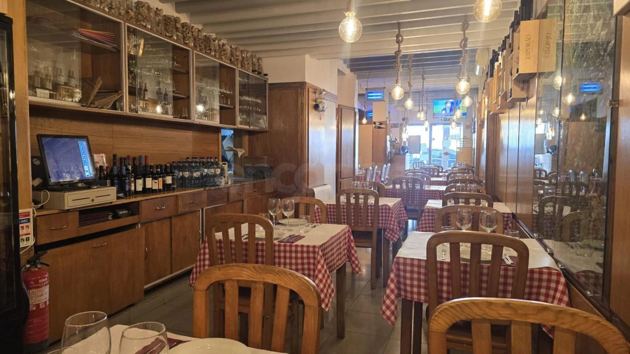 Loja para Trespasse em Ajuda Foto 4