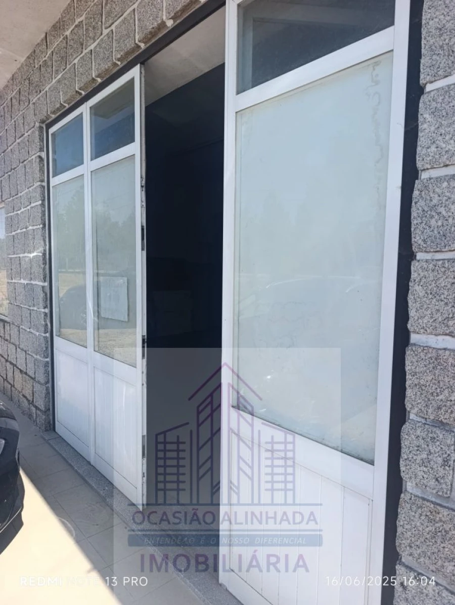 Loja para Arrendamento em Oliveira do Hospital e São Paio de Gramaços Foto 1