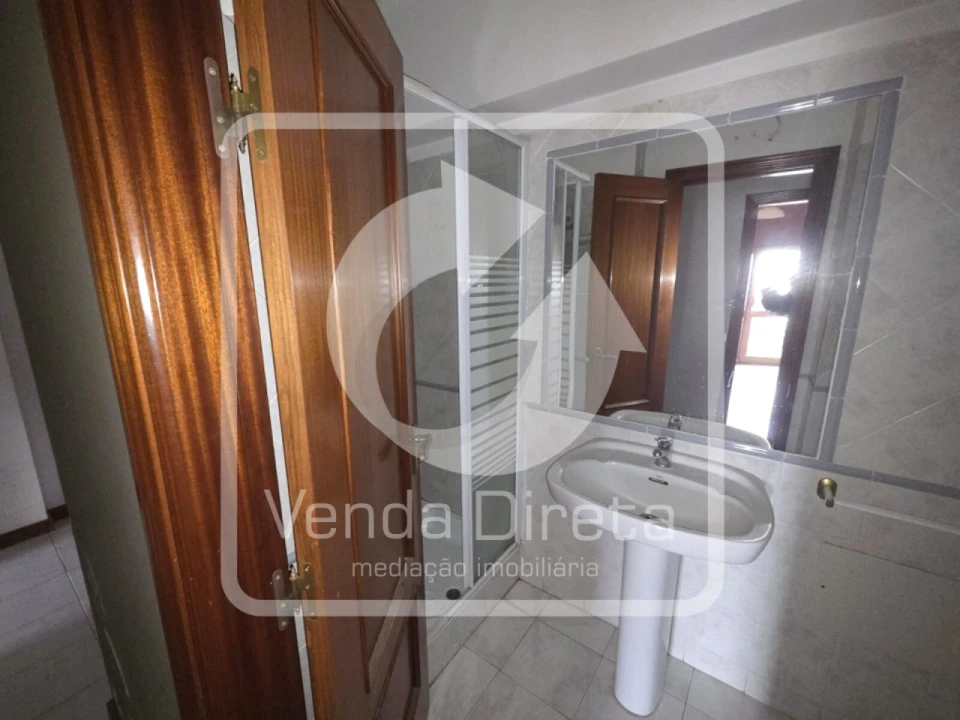 Apartamento T3 para Venda em Carregado e Cadafais Foto 16