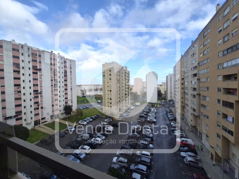 Apartamento T3 para Venda em Carregado e Cadafais Foto 29