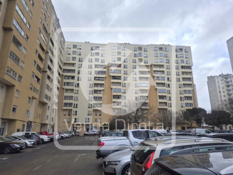 Apartamento T3 para Venda em Carregado e Cadafais Foto 30