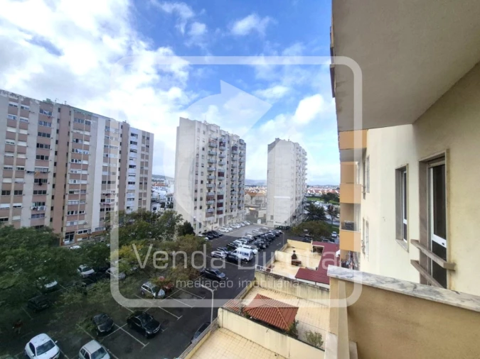 Apartamento T3 para Venda em Carregado e Cadafais Foto 31