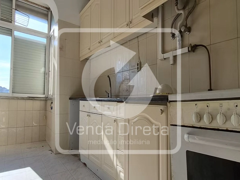 Apartamento T2 para Venda em Agualva e Mira-Sintra Foto 3