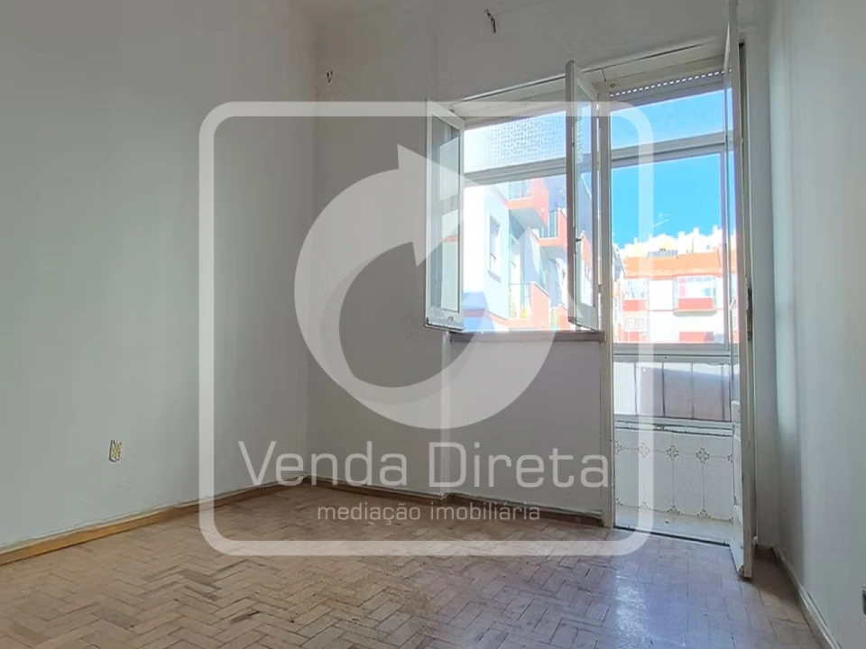 Apartamento T2 para Venda em Agualva e Mira-Sintra Foto 7
