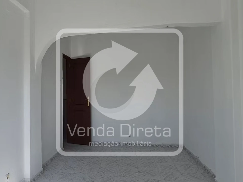 Apartamento T2 para Venda em Agualva e Mira-Sintra Foto 12