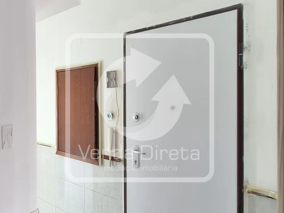 Apartamento T2 para Venda em Agualva e Mira-Sintra Foto 14