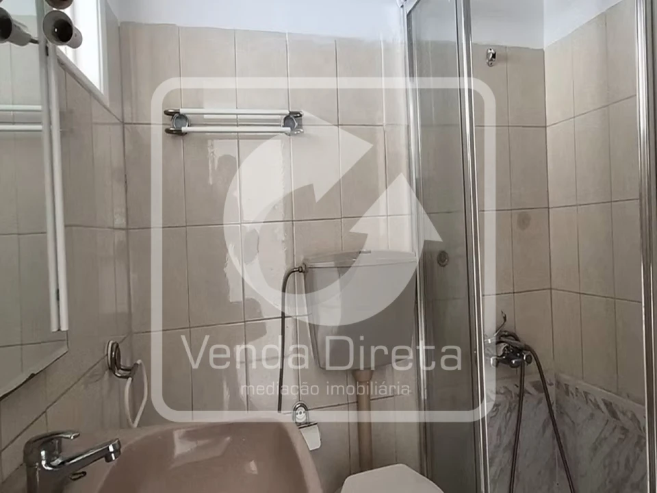 Apartamento T2 para Venda em Agualva e Mira-Sintra Foto 18