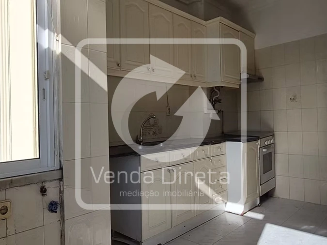 Apartamento T2 para Venda em Agualva e Mira-Sintra Foto 4