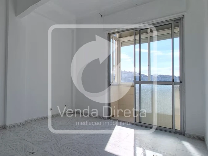 Apartamento T2 para Venda em Agualva e Mira-Sintra Foto 8
