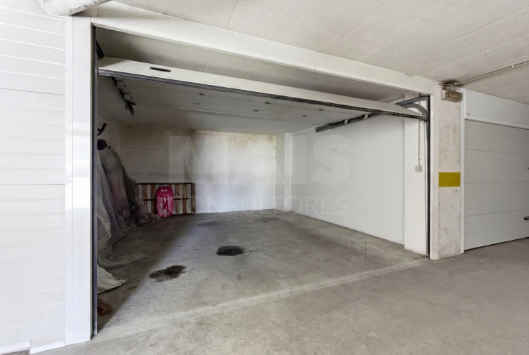 Garagem para Venda em Peniche Foto 3