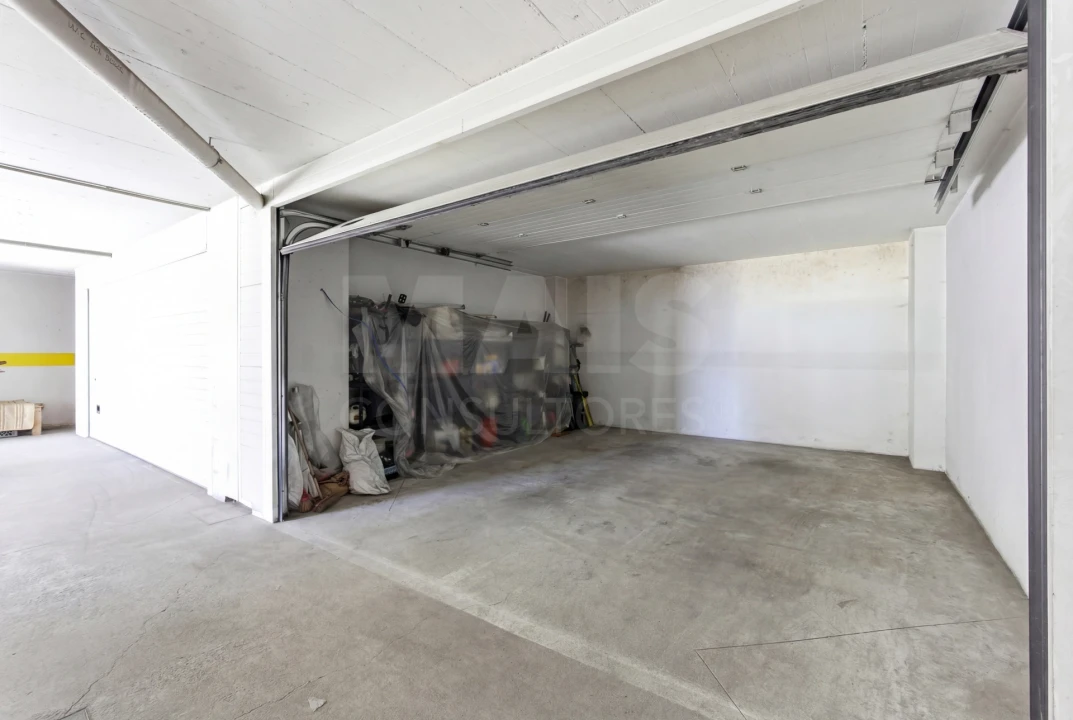 Garagem para Venda em Peniche Foto 1
