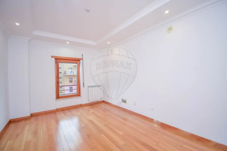 Apartamento T1 para Venda em Algés, Linda-A-Velha e Cruz Quebrada-Dafundo Foto 5