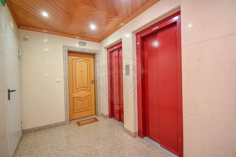 Apartamento T1 para Venda em Algés, Linda-A-Velha e Cruz Quebrada-Dafundo Foto 8