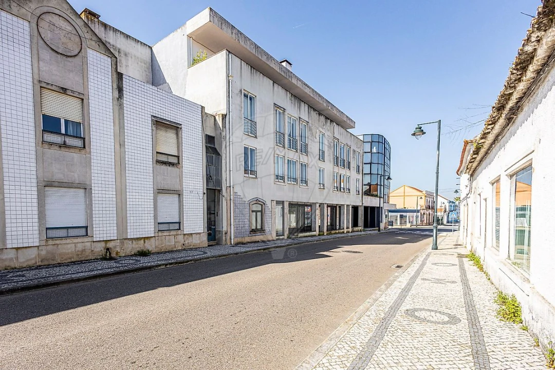 Apartamento T4 para Venda em Almeirim Foto 49