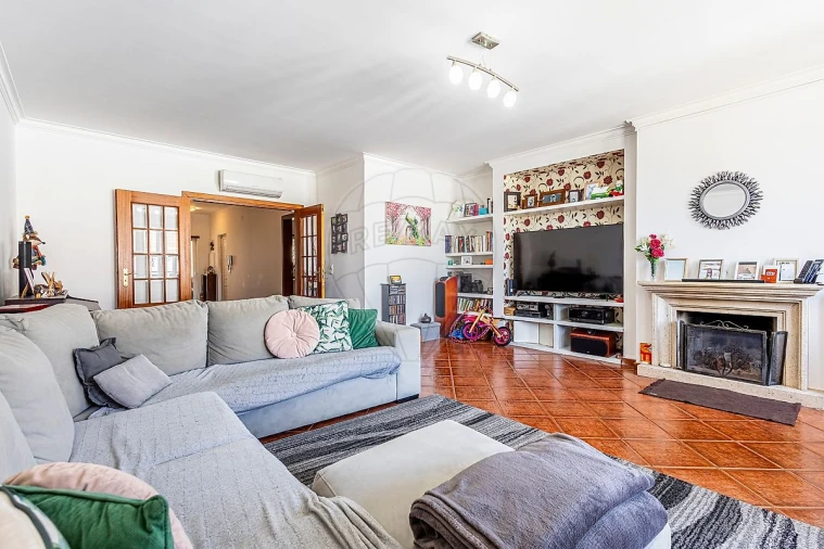 Apartamento T4 para Venda em Almeirim Foto 9