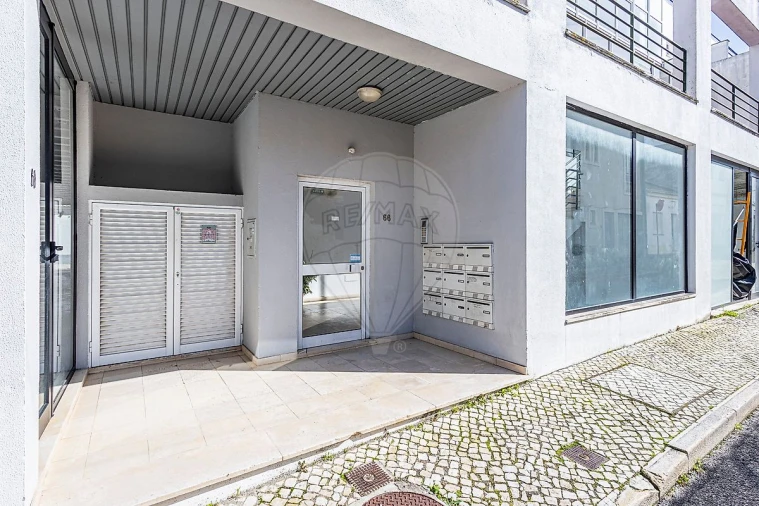 Apartamento T4 para Venda em Almeirim Foto 3