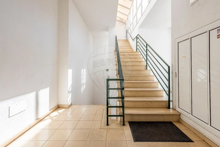 Apartamento T4 para Venda em Almeirim Foto 2