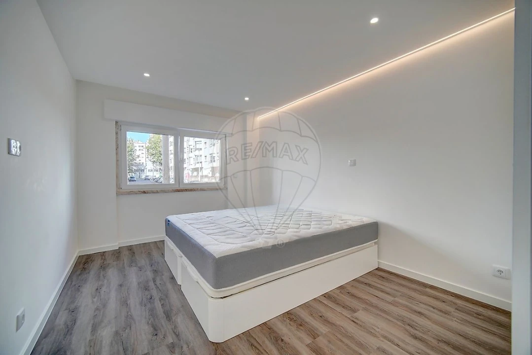 Apartamento T3 para Venda em Massamá e Monte Abraão Foto 7