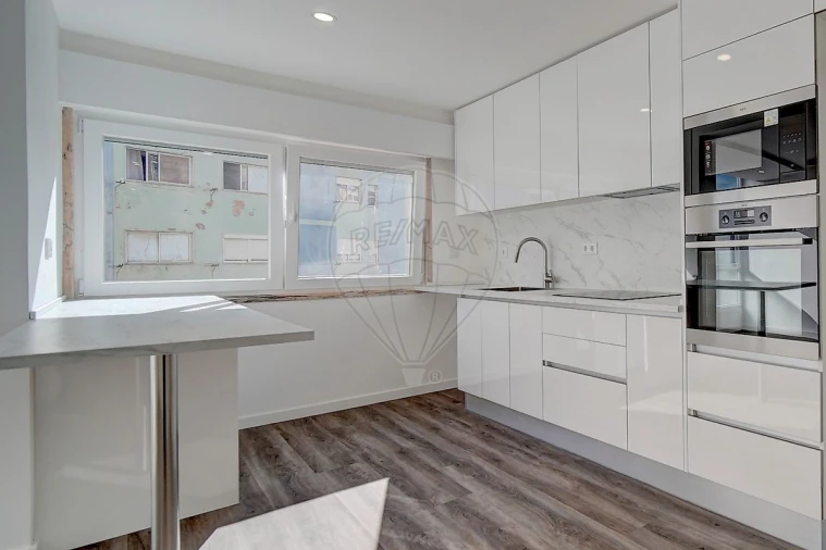 Apartamento T3 para Venda em Massamá e Monte Abraão Foto 6