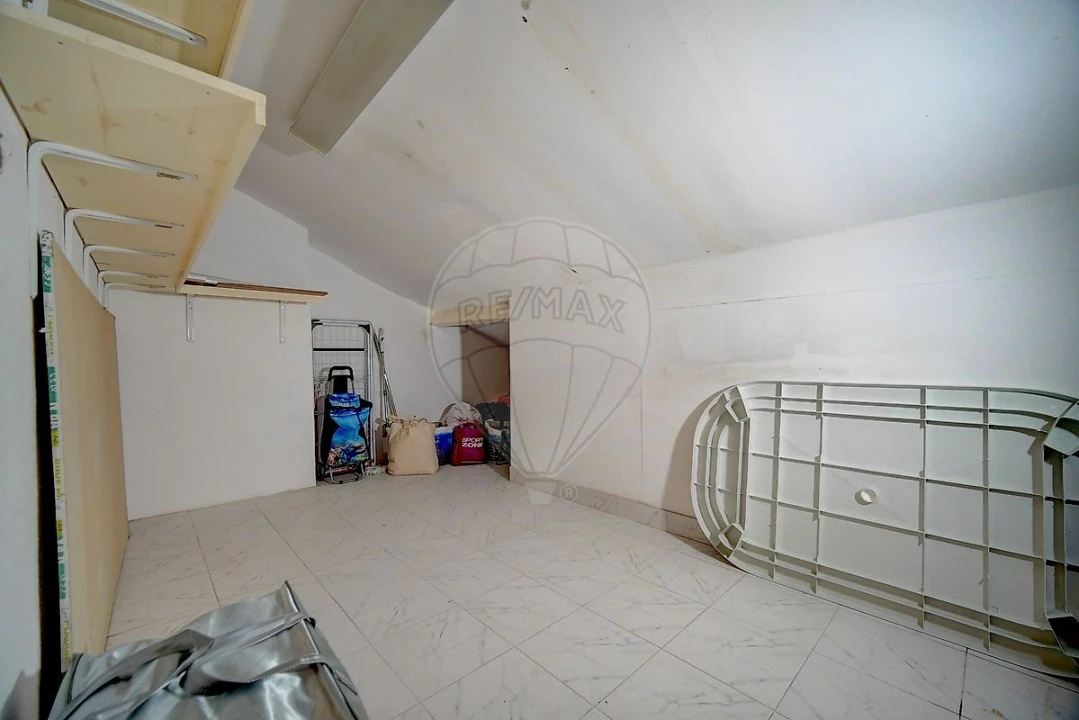 Apartamento T3 para Venda em Massamá e Monte Abraão Foto 18