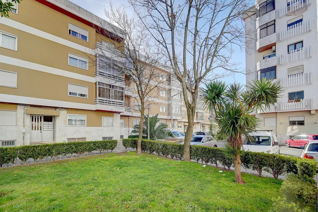 Apartamento T3 para Venda em Massamá e Monte Abraão Foto 19