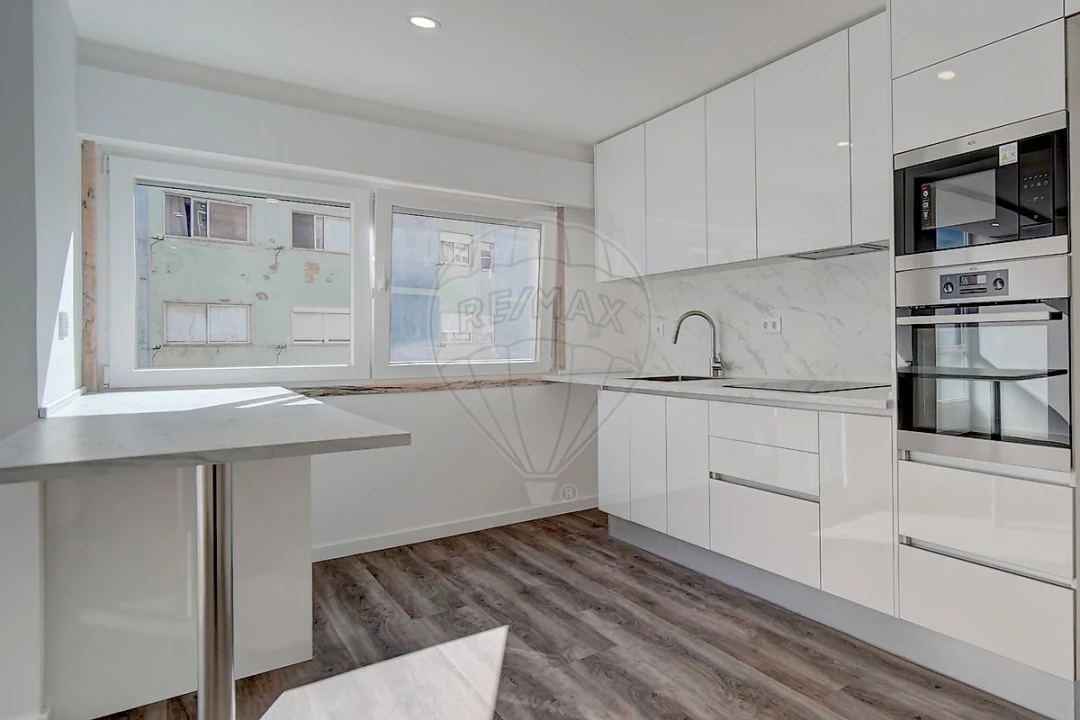 Apartamento T3 para Venda em Massamá e Monte Abraão Foto 6