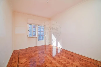 Apartamento T3 para Arrendamento em Benfica