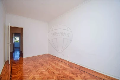 Apartamento T3 para Arrendamento em Benfica