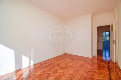 Apartamento T3 para Arrendamento em Benfica