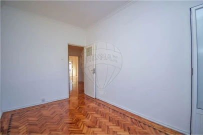 Apartamento T3 para Arrendamento em Benfica