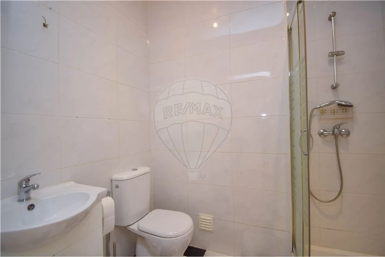 Apartamento T3 para Arrendamento em Benfica Foto 5