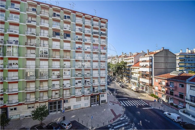 Apartamento T3 para Arrendamento em Benfica Foto 12