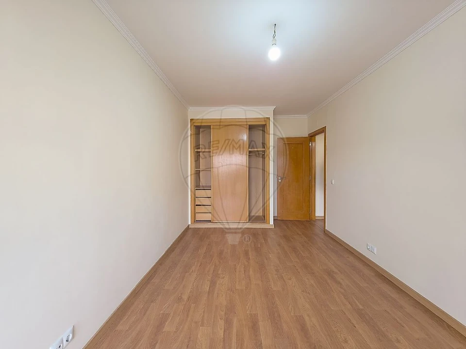 Apartamento T3 para Venda em Rio de Mouro Foto 1