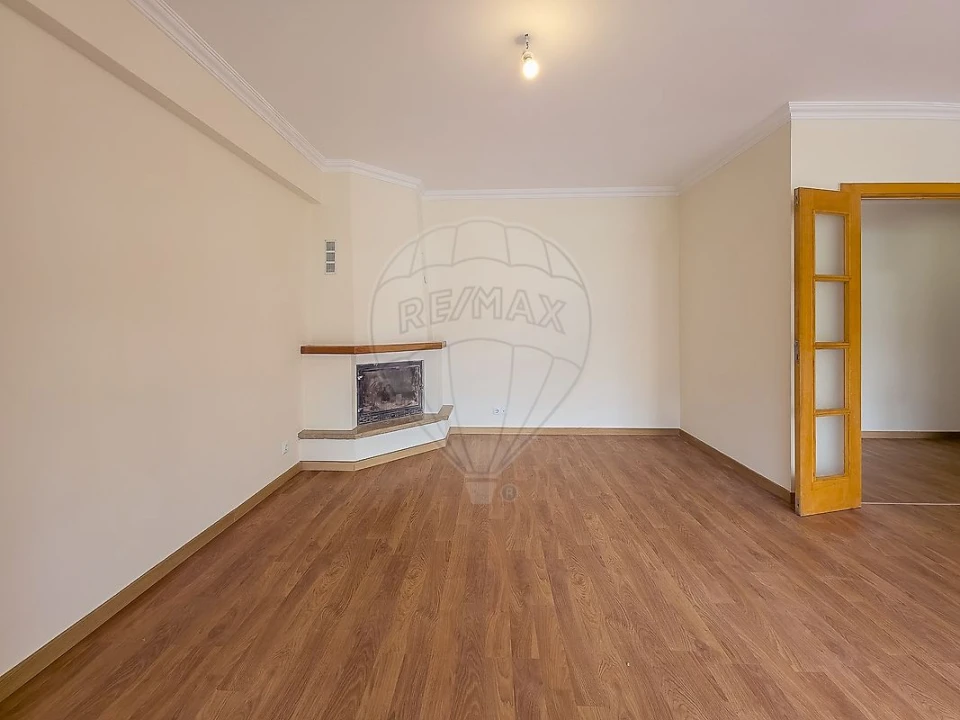 Apartamento T3 para Venda em Rio de Mouro Foto 19