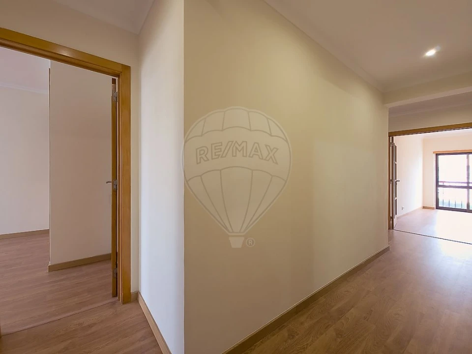 Apartamento T3 para Venda em Rio de Mouro Foto 28
