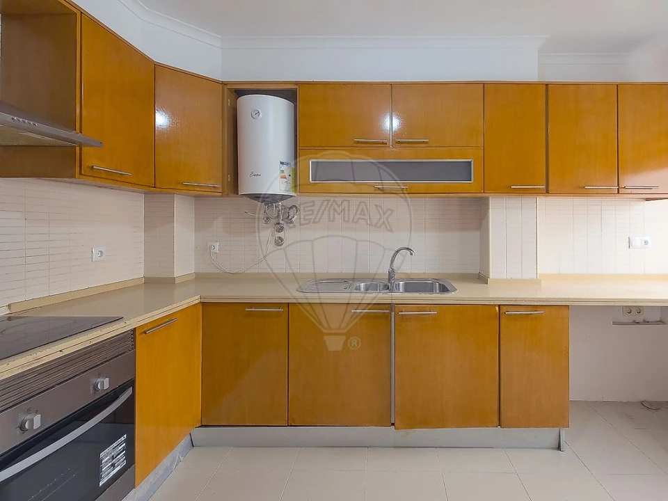 Apartamento T3 para Venda em Rio de Mouro Foto 29