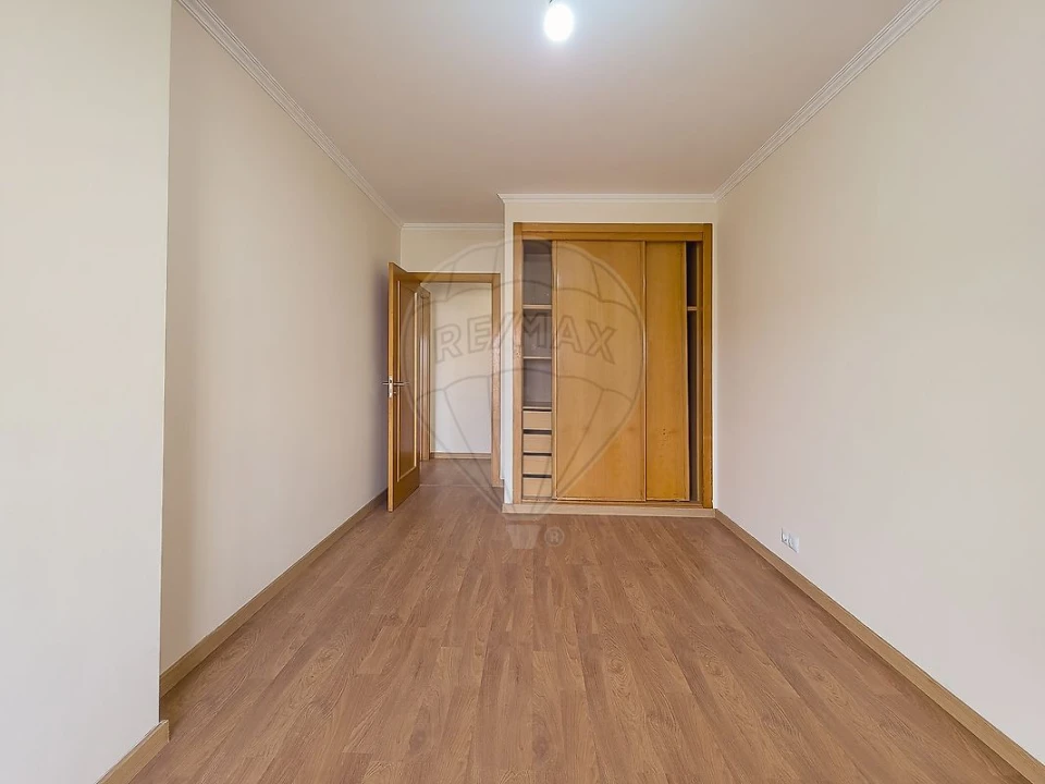 Apartamento T3 para Venda em Rio de Mouro Foto 14