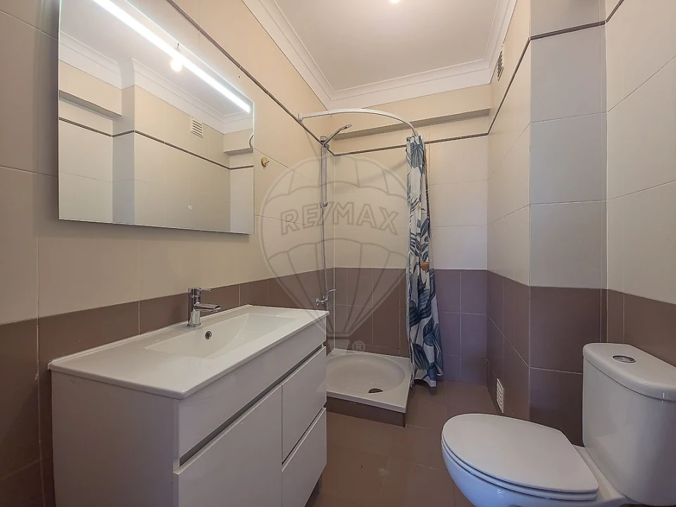 Apartamento T3 para Venda em Rio de Mouro Foto 12