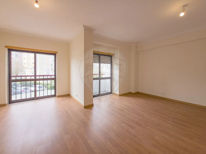 Apartamento T3 para Venda em Rio de Mouro Foto 9