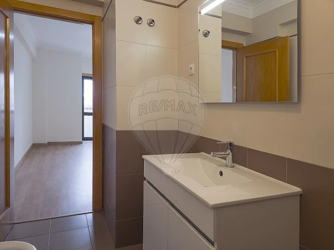 Apartamento T3 para Venda em Rio de Mouro Foto 11