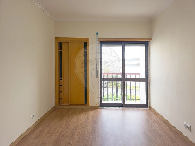 Apartamento T3 para Venda em Rio de Mouro Foto 3