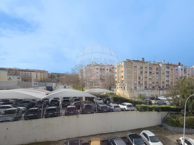 Apartamento T3 para Venda em Rio de Mouro Foto 18