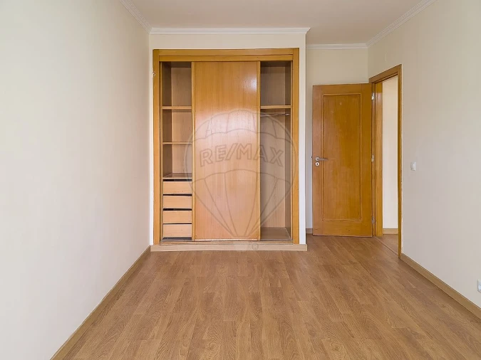 Apartamento T3 para Venda em Rio de Mouro Foto 5