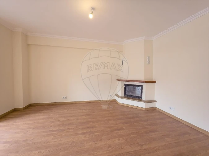 Apartamento T3 para Venda em Rio de Mouro Foto 7