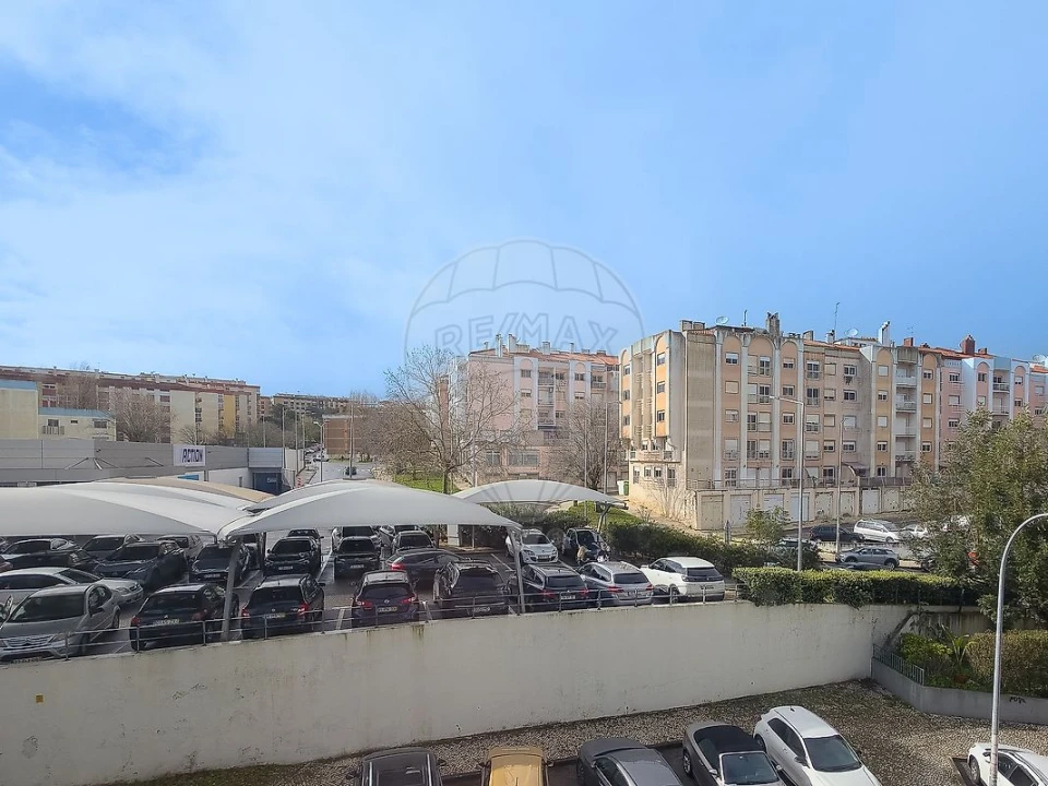 Apartamento T3 para Venda em Rio de Mouro Foto 18
