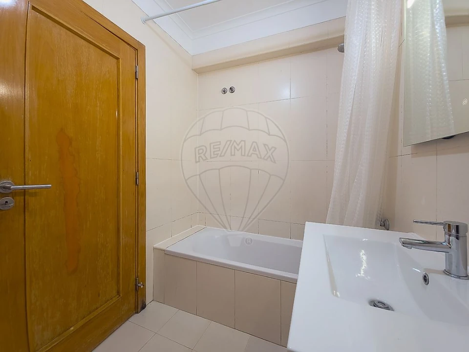 Apartamento T3 para Venda em Rio de Mouro Foto 21