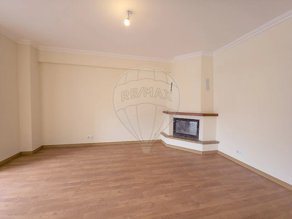 Apartamento T3 para Venda em Rio de Mouro Foto 7