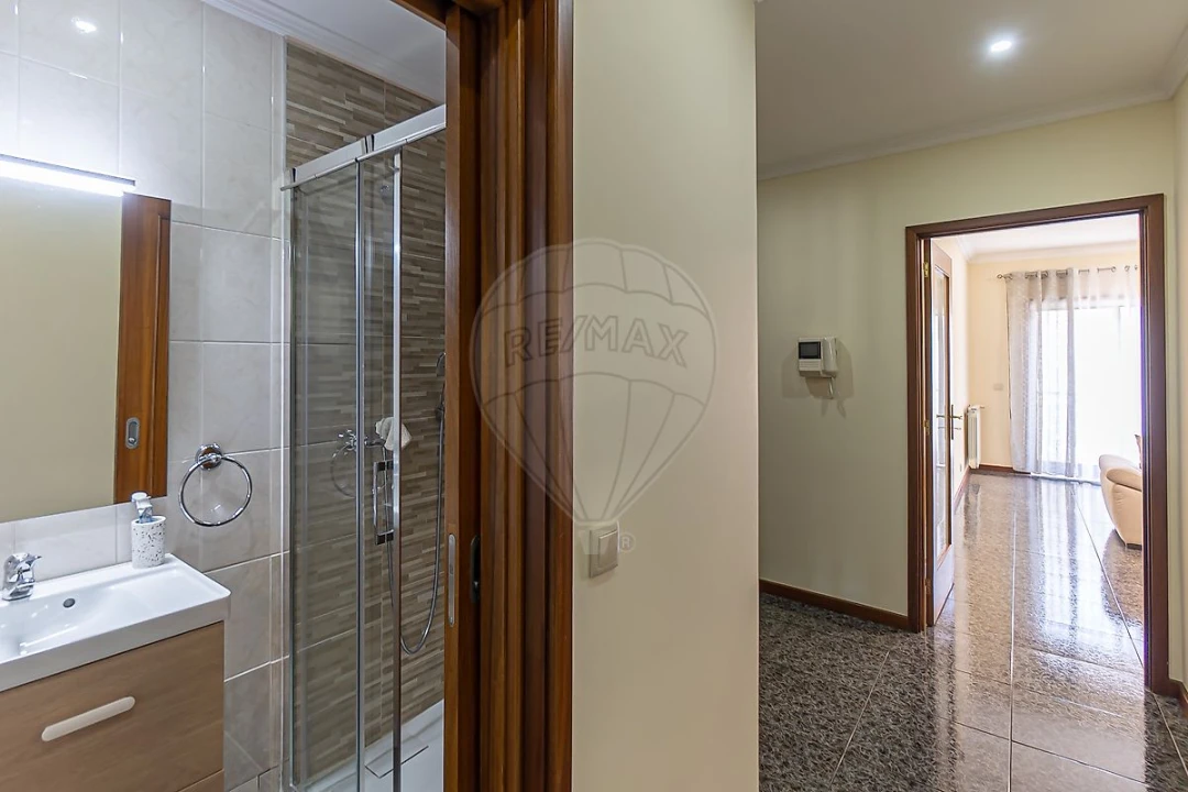 Apartamento T3 para Venda em Gulpilhares e Valadares Foto 32