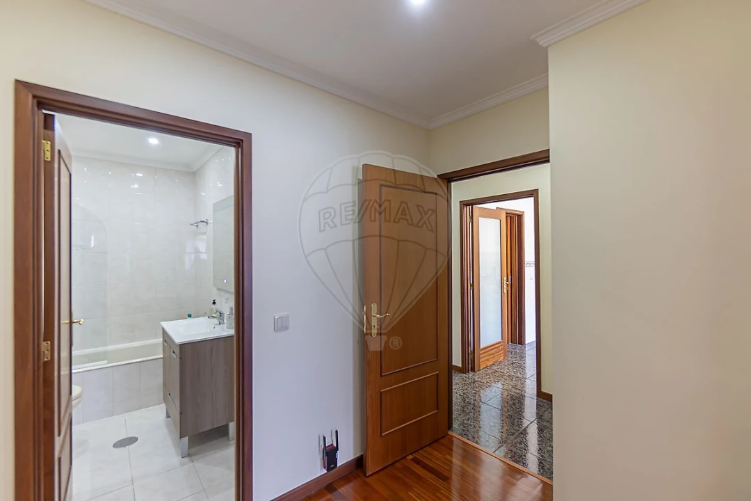 Apartamento T3 para Venda em Gulpilhares e Valadares Foto 38